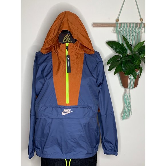 Size X Small Womens Nike Sportswear Packable Windbreaker